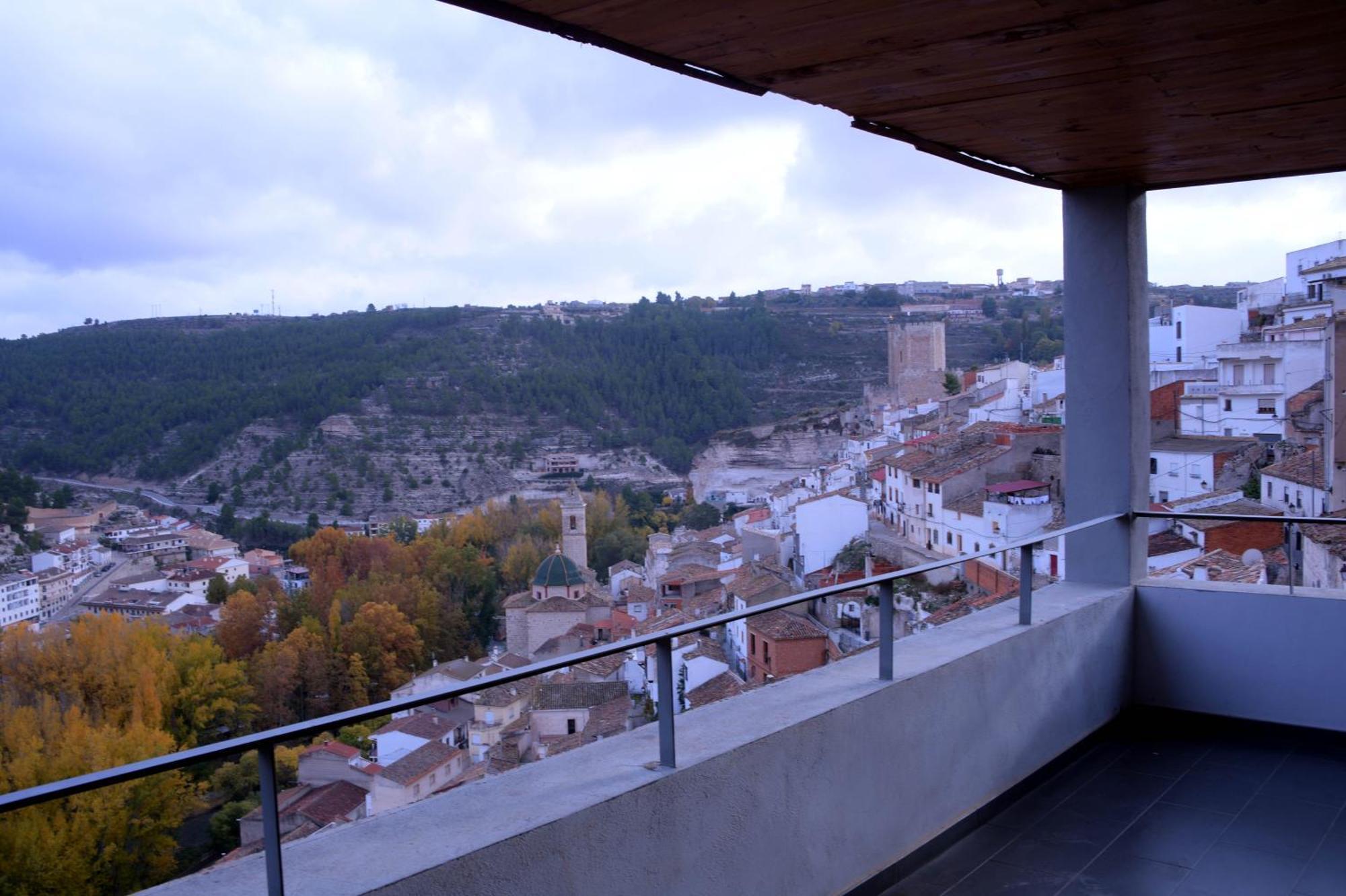 Casas Colgadas Alcala Del Jucar Exterior foto